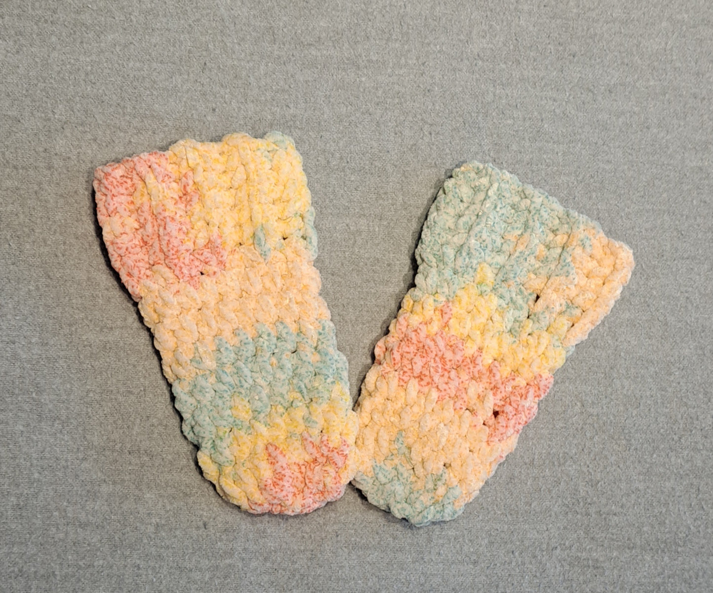 Crochet baby mittens