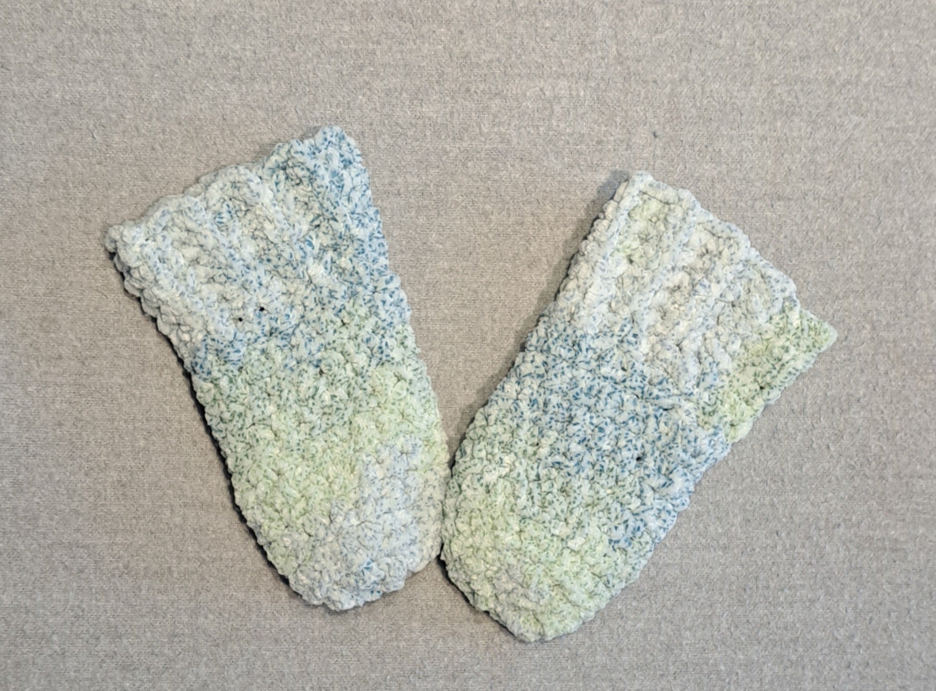 Crochet baby mittens