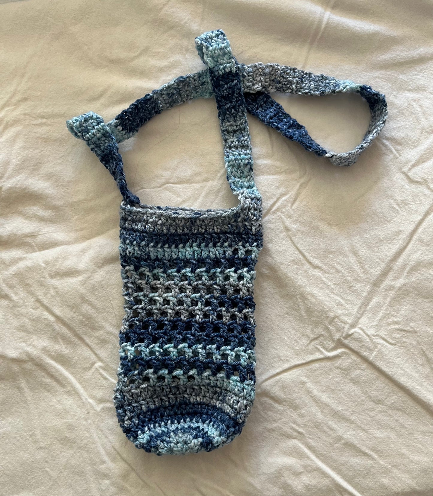 Ocean crochet bottle carrier